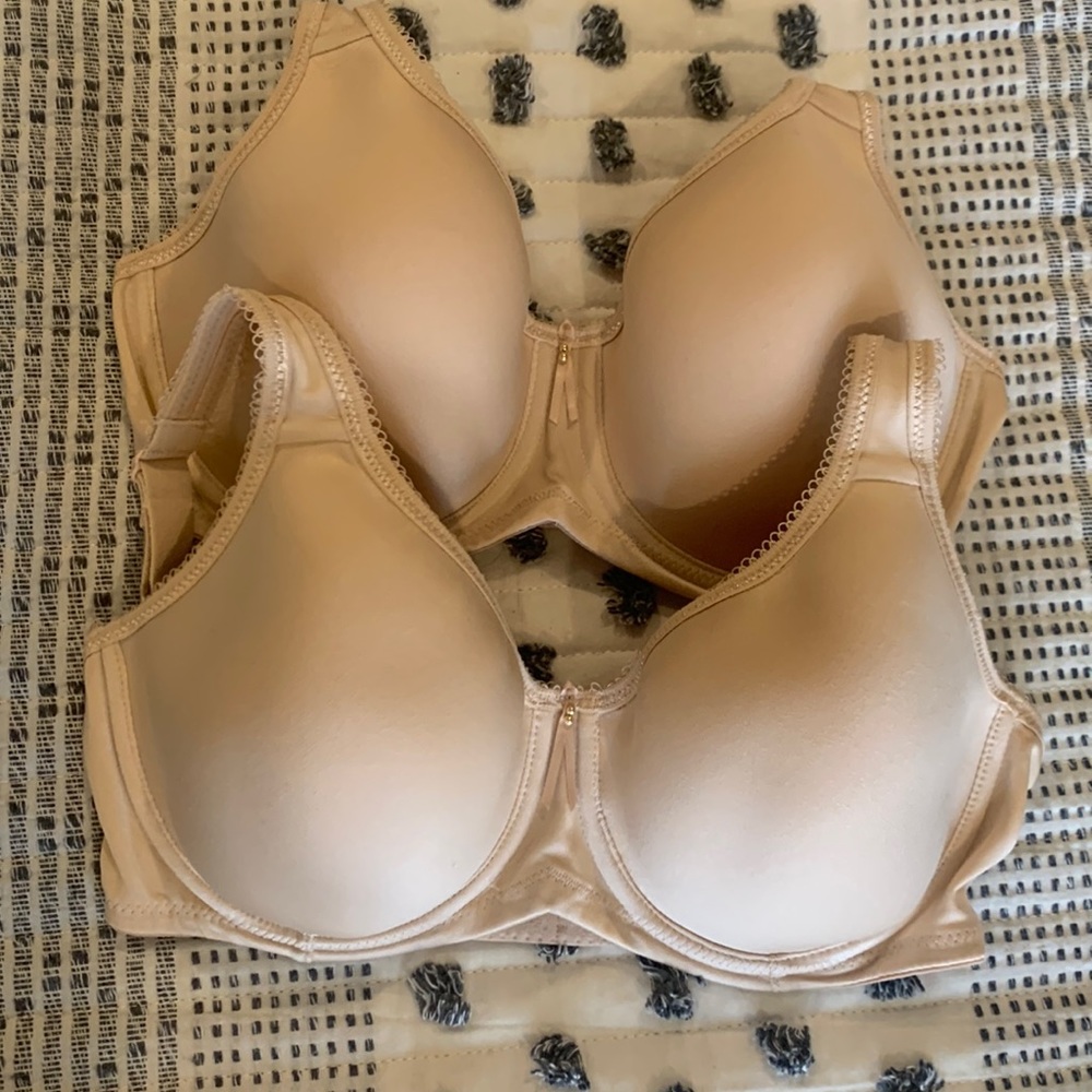 2 Wacoal Classic Beauty T-Shirt Bras